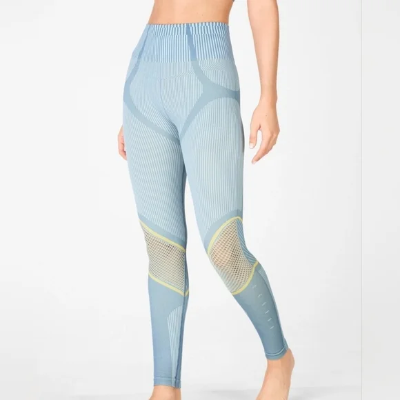 NWOT Fabletics Madeline Petsch Collection High Waisted Mesh Knees Size XS - Picture 3 of 16